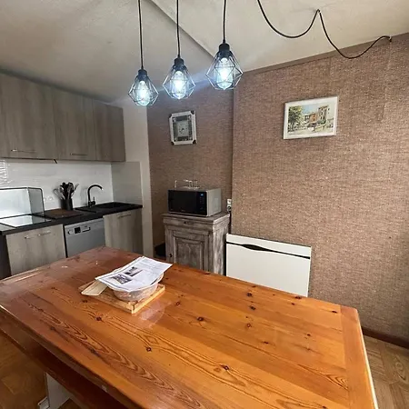 2 Pieces Avec Parking Et Garage Au Centre - Fr-1-593-131 Les Angles (Pyrenees-Orientales)